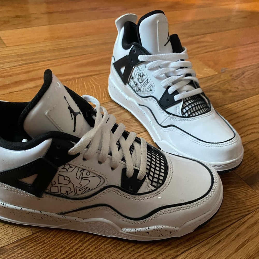 Nike Jordan’s unisex 3.5y